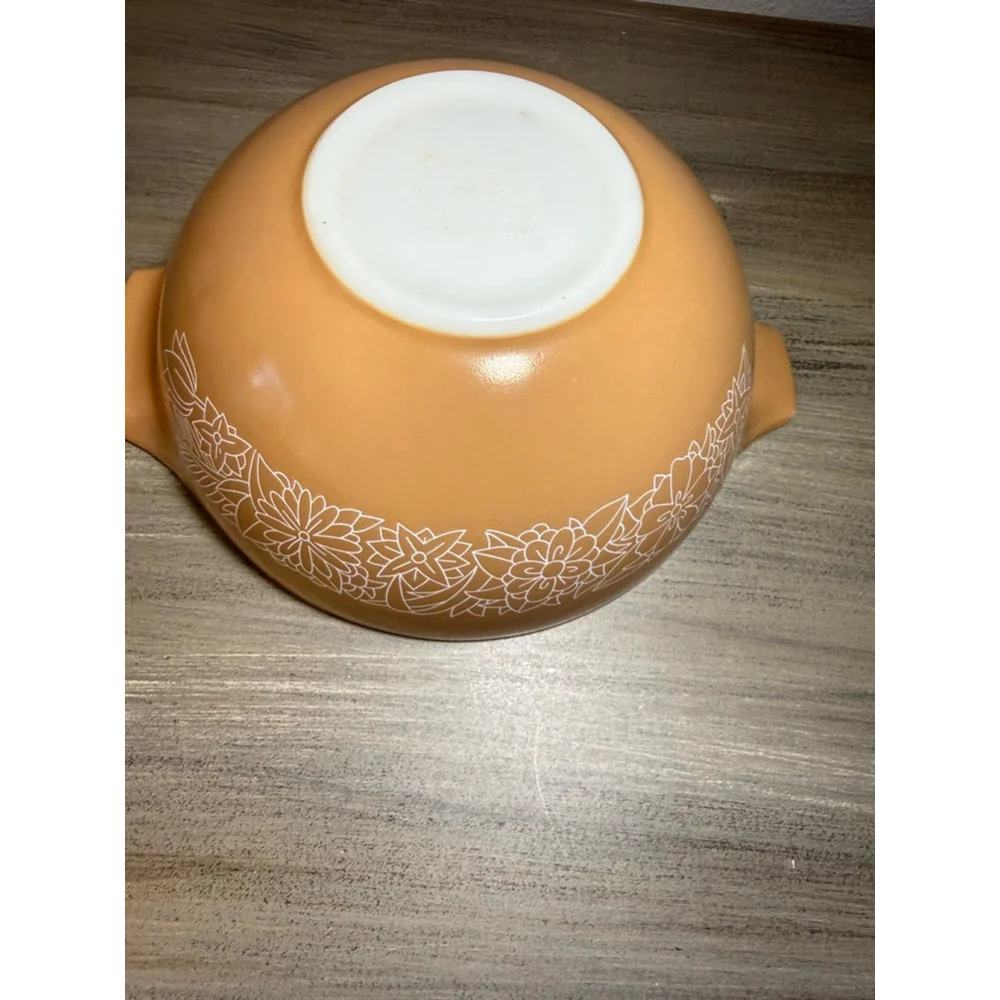 Vintage Pyrex Glass Brown/Tan 2.5 qt Woodland #443 Cinderella Mixing Bowl
